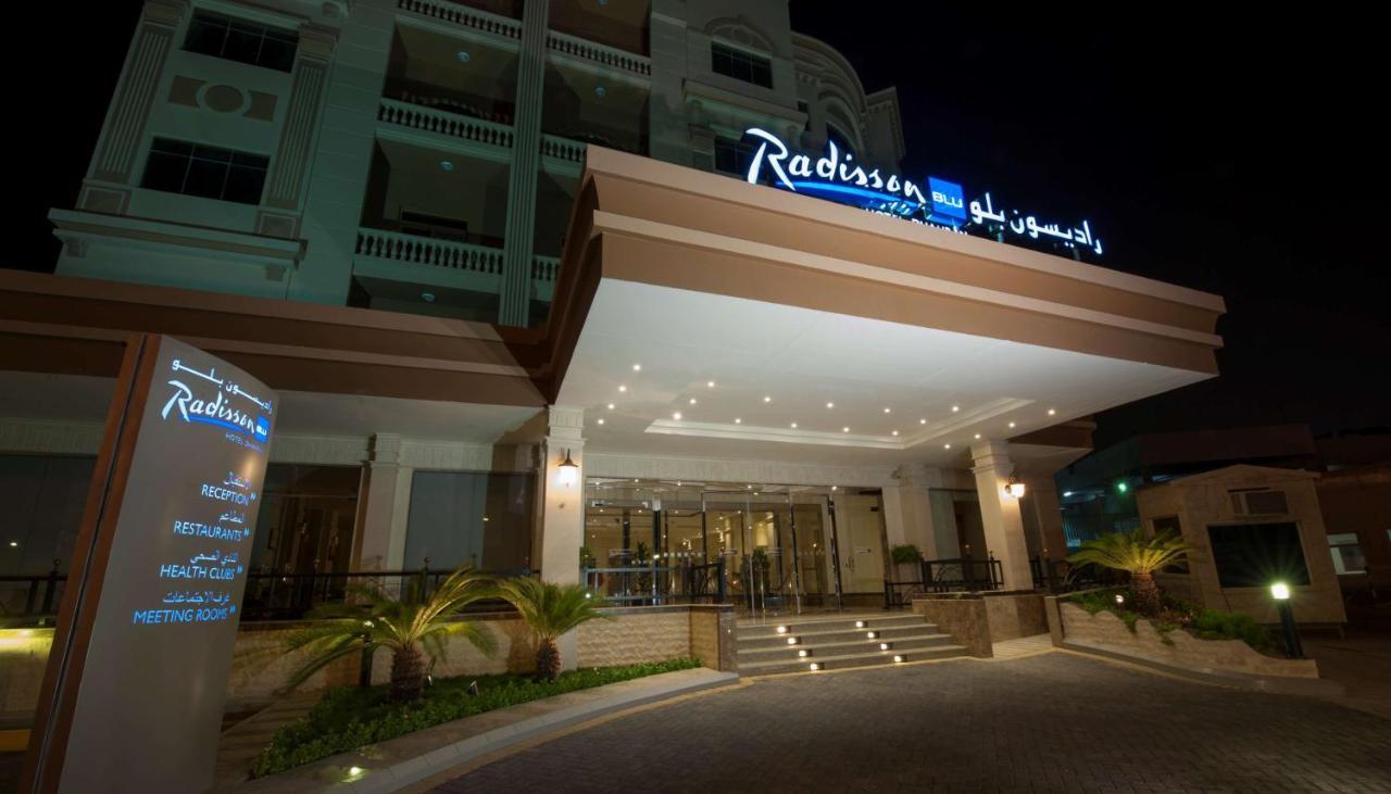 Radisson Blu Hotel, Dhahran Al Khobar Exterior photo